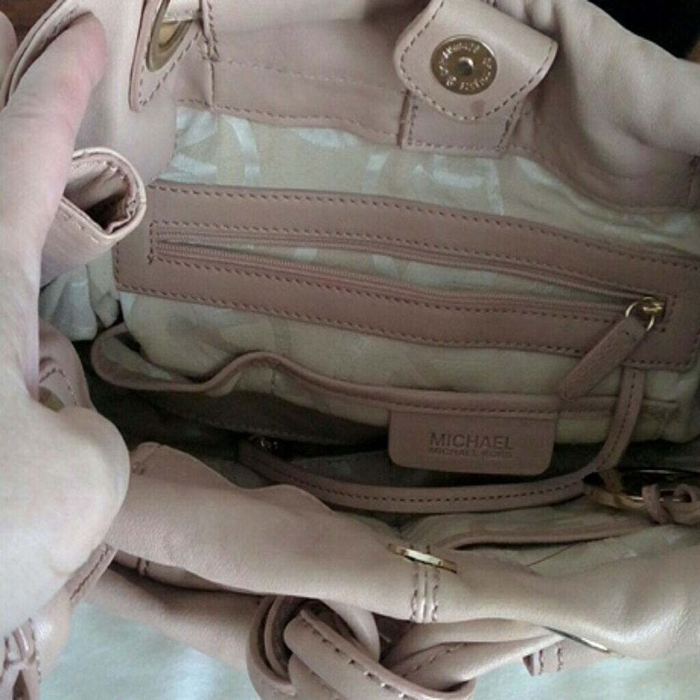 Michael Kors Blush Tan Soft Leather Knot Shoulder Tote - Picture 3 of 16